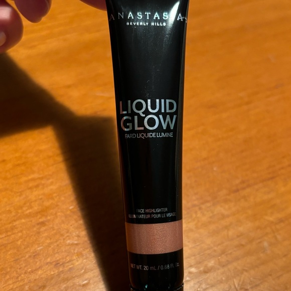 Anastasia Liquid Glow Highlighter - Picture 4 of 15
